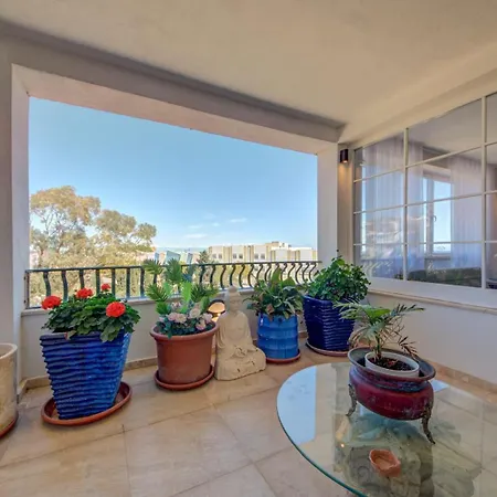 Spacious Serenity - Malta Near St Julians Apartment *