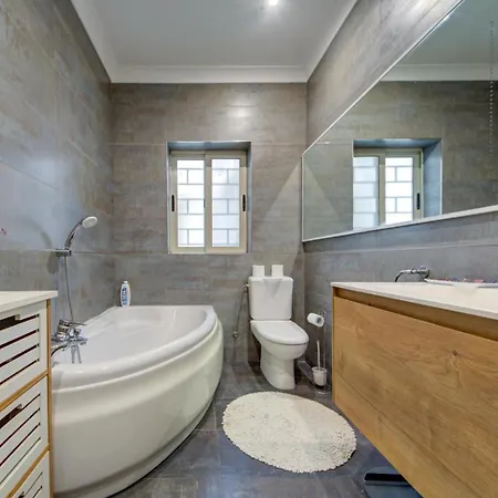 Spacious Serenity - Malta Near St Julians Lejlighed Is-Swieqi