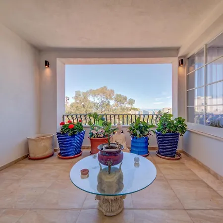 Spacious Serenity - Malta Near St Julians Apartment Is-Swieqi
